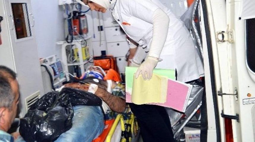 Besni&rsquo;de Motosiklet Kazası: 2 Yaralı