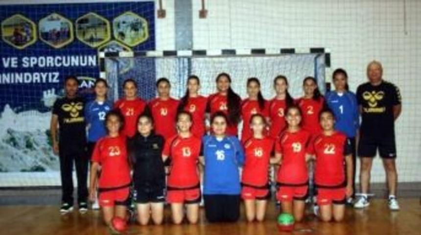 Yalıkavak Spor Kul&uuml;b&uuml; Bayanlar Hentbol Takımı Finalde