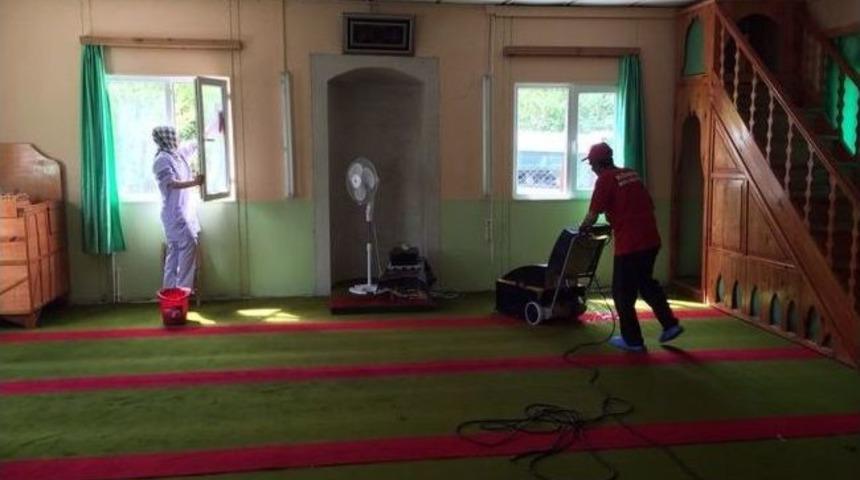 K&ouml;rfez&rsquo;de Camiler Ramazan Ayına Hazırlandı