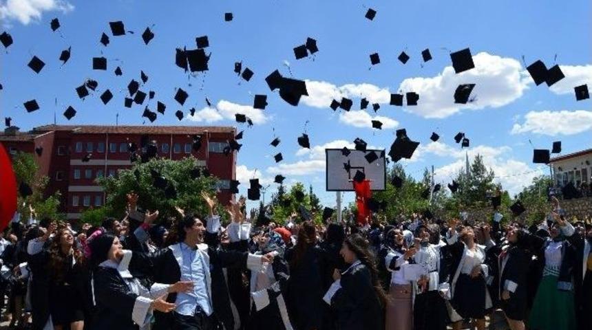 Besni Myo&rsquo;da Mezuniyet Sevinci