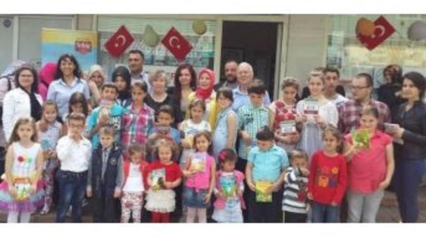 &Ccedil;&ouml;lyaklı &Ccedil;ocuklar Karne Hediyelerini Aldı