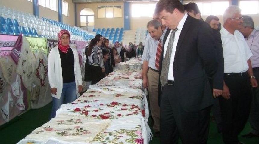 Kursiyerlerin Bir Yıllık Emekleri Beğeniye Sunuluyor