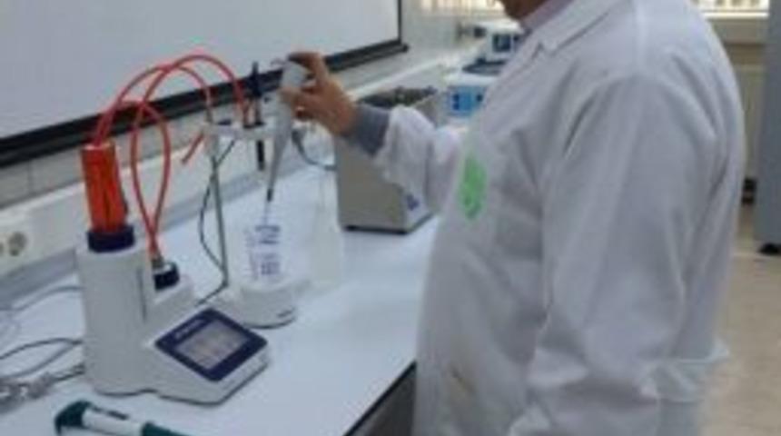 Uşak &Uuml;niversitesi, İla&ccedil; Ve Kimya Sanayi İ&ccedil;in &Ouml;nemli Bir Adım Attı