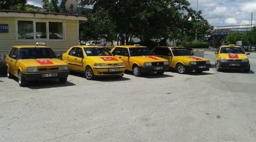 Yozgatlı Taksiciler, Ara&ccedil;larını T&uuml;rk Bayrağı İle Donattı