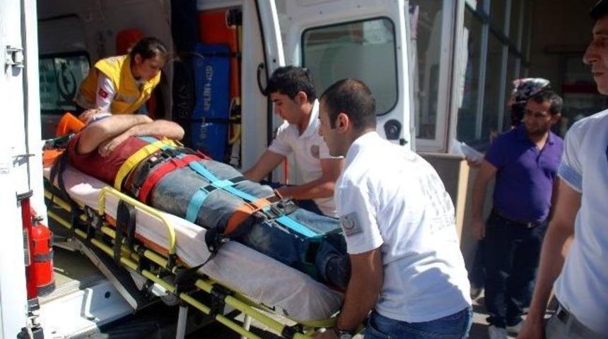 Otomobil Takla Attı: 1 &Ouml;l&uuml;, 2 Yaralı