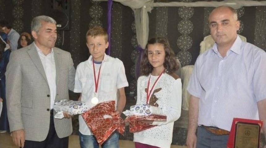 Projelerdeki Başarılar &Ouml;d&uuml;llendirildi