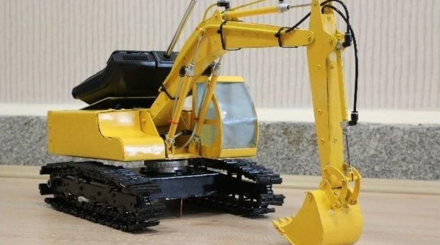 Kb&uuml; &Ouml;ğrencilerinden &lsquo;uzaktan Kumandalı Prototip Ekskavat&ouml;r&rsquo;