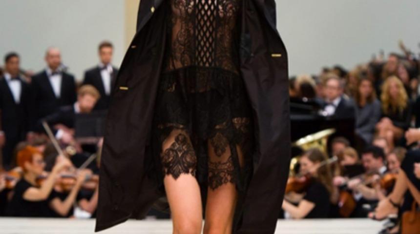 Londra Moda Haftası'ndan Burberry Prorsum 2016 İlkbahar/Yaz Koleksiyonu