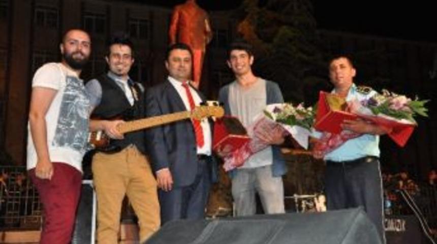 Malkara Belediyesinden Yılsonu Gen&ccedil;lik Konseri