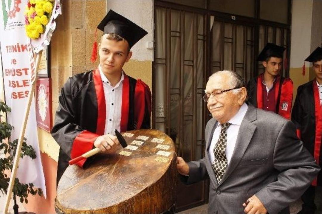 Taş Mektep, 145&rsquo;inci Mezunlarını Verdi