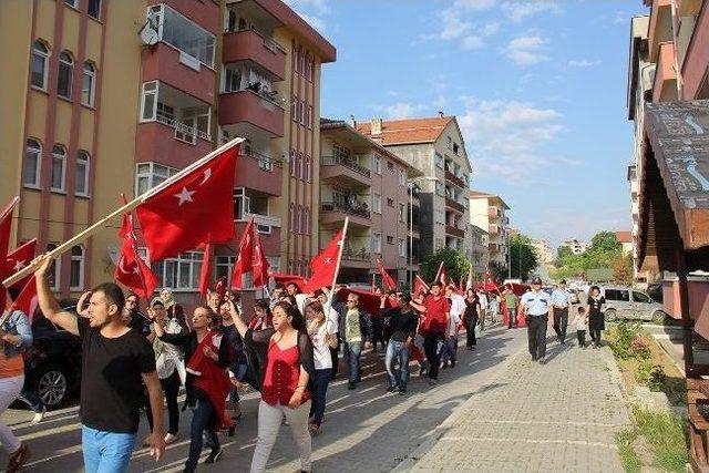 Çatalzeytin’de Bayrağa Saygı Yürüyüşü Yapıldı