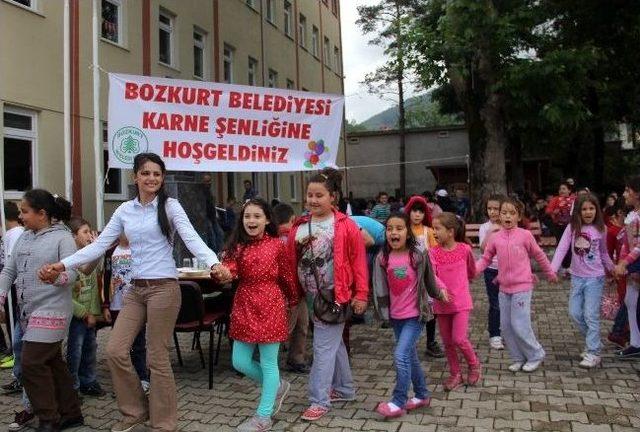 Bozkurt Belediyesinden Öğrencilere Karne Şenliği Sürprizi