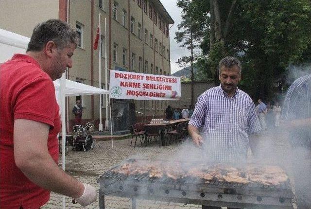 Bozkurt Belediyesinden Öğrencilere Karne Şenliği Sürprizi