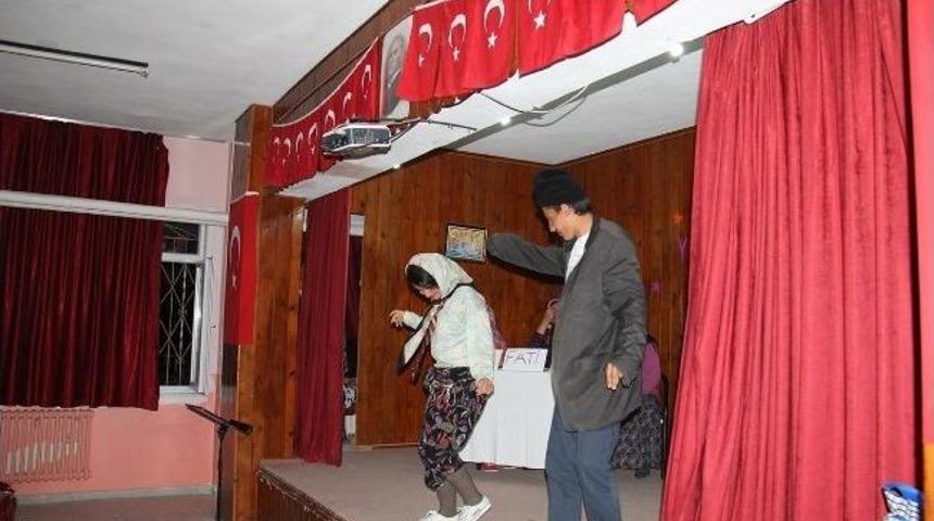 &Ccedil;atalzeytin &Ccedil;ok Programlı Lisesinden Yılsonu Gecesi