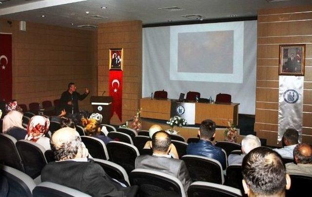 Bayburt’ta “fotoğrafların Dili” Söyleşisi…