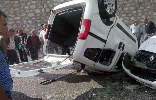 Bitlis’te Trafik Kazası: 5 Yaralı