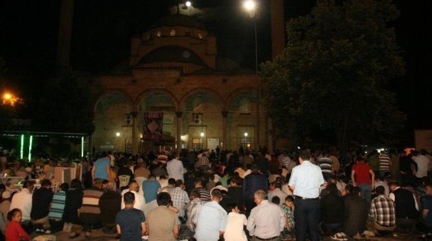 Dualar Arşa &Ccedil;ıktı