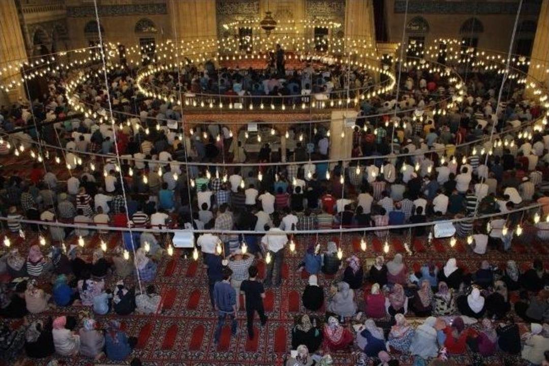 Selimiye Camii Berat Kandili&rsquo;nde Doldu Taştı