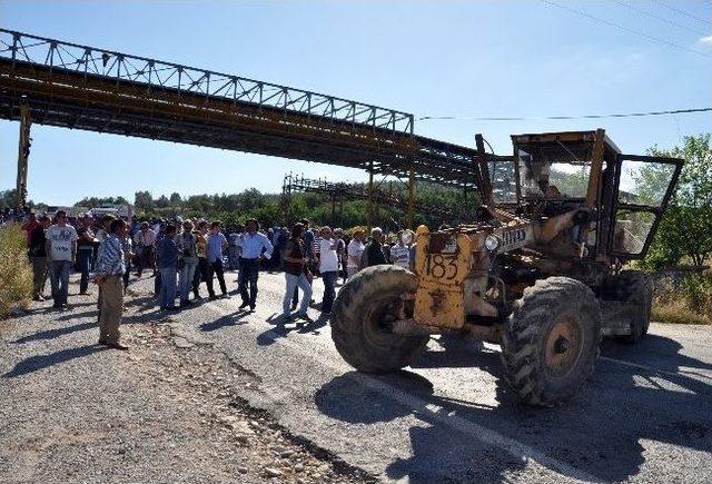 İşçiler, Yatağan - Milas Yolunu 2 Saat Trafiğe Kapattılar