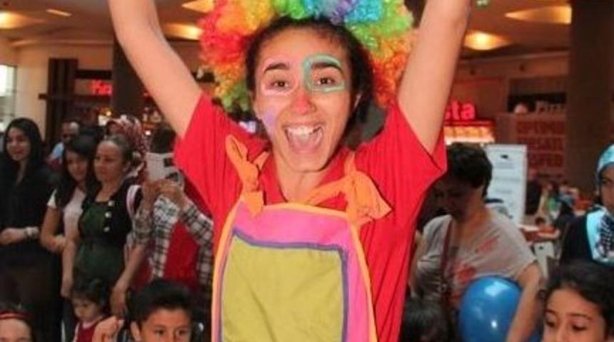 Eğlence Ve Eğitim Bu Konserde