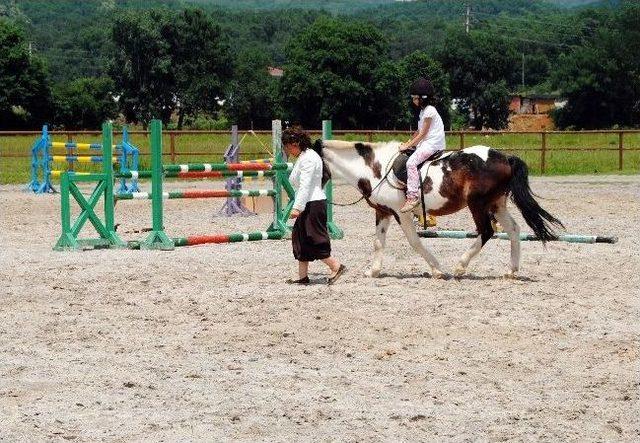 Kolej’de Yaza Merhaba Partisi