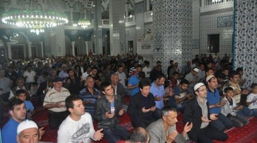 Iğdır&rsquo;da Berat Kandili Coşkusu