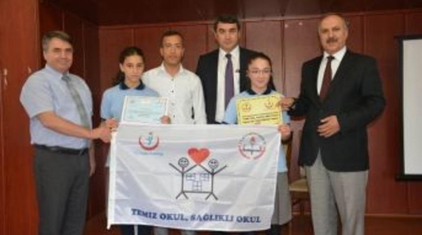 Kula’da Hijyen Kurallarına Uyan Okullara Beyaz Bayrak