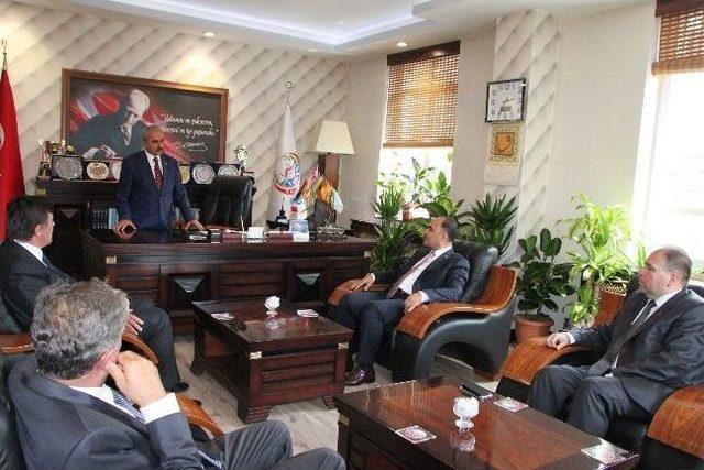 Vali Şehmus Günaydın Tosya’da Bir Dizi Ziyarette Bulundu 1