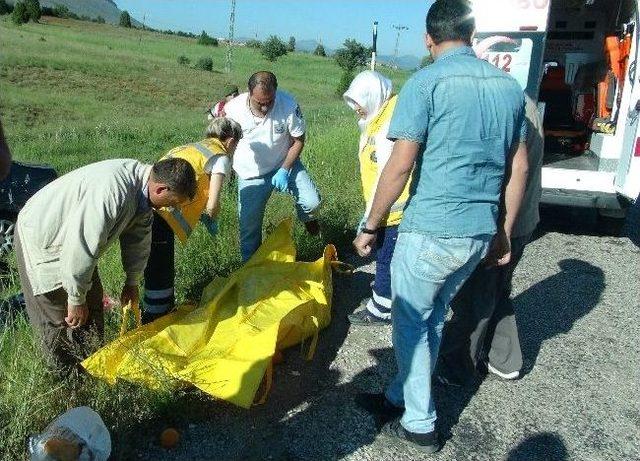 Takla Atan Otomobilde Bir Kişi Hayatını Kaybetti 1