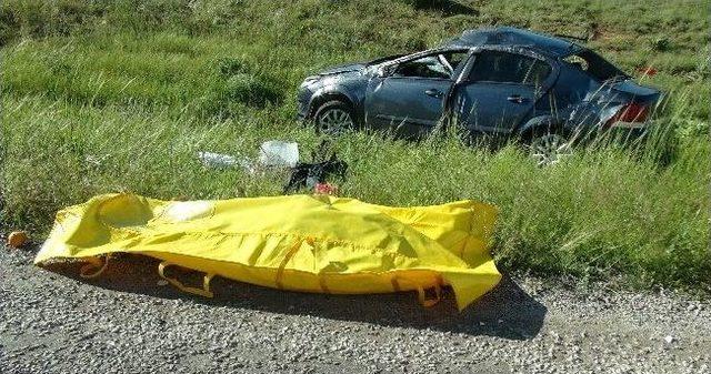 Takla Atan Otomobilde Bir Kişi Hayatını Kaybetti 2