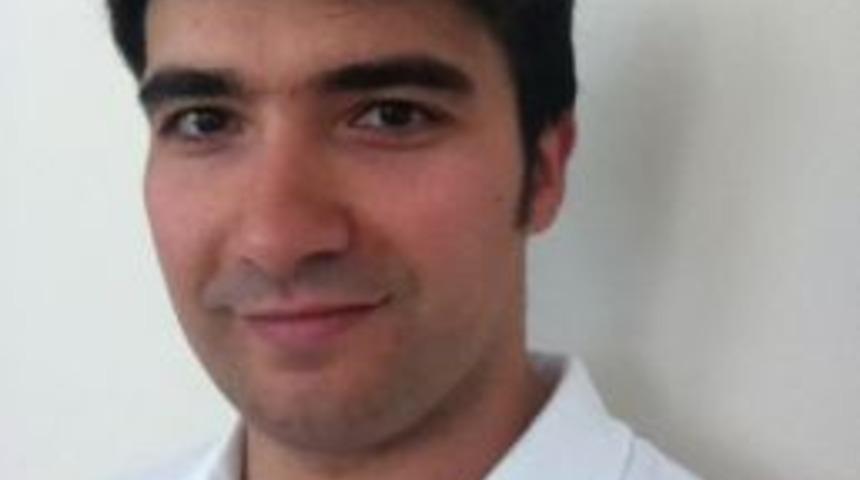 Ag&uuml; &Ouml;ğretim &Uuml;yesi Yrd. Do&ccedil;. Dr. Tozoğlu'na Yılın Tezi &Ouml;d&uuml;l&uuml;