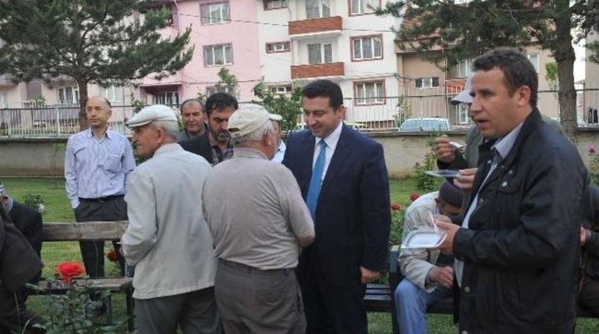 Yeşil Camii&rsquo;de Lokma İkramı