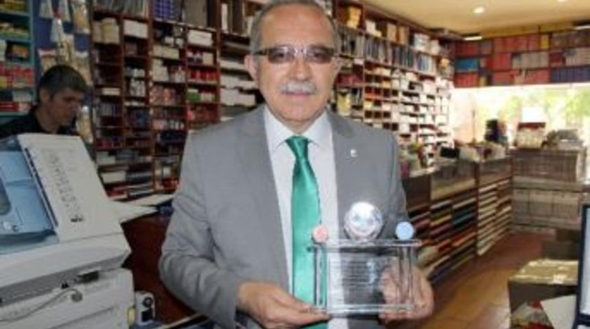 Bakan M&uuml;ezzinoğlu'ndan K&uuml;tahya Yeşilay'a &Ouml;d&uuml;l