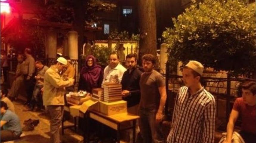 Ak Partili Gen&ccedil;ler Berat Gecesi&rsquo;ni İkramlarla Kutladı