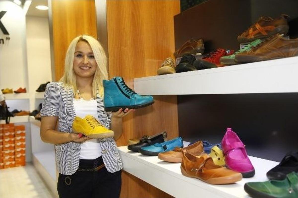 İzmir'de, Ayakkabı Kış Fuarı Devam Ediyor