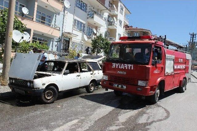 Yanan Eski Ara&ccedil; Mahallede Tehlike Yarattı 1