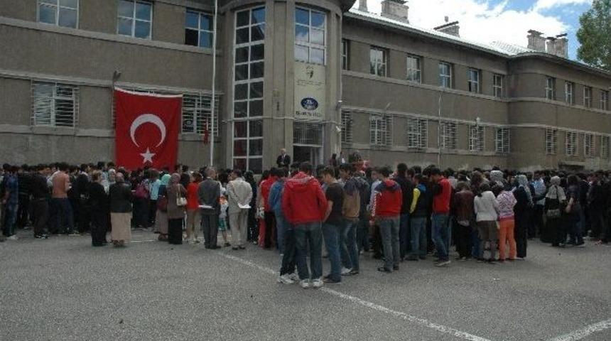 125 Yıllık Tarihi Erzurum Lisesi 40 Bininci Mezunlarını Verdi