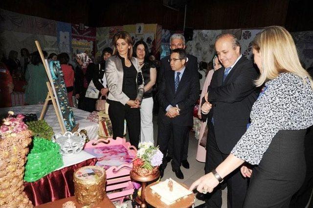 Artvin Halk Eğitim Merkezi Yıl Sonu Sergisi A&ccedil;ıldı 2