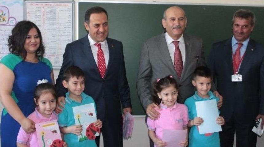 Bursa'da Yarım Milyon &Ouml;ğrenci Karne Aldı