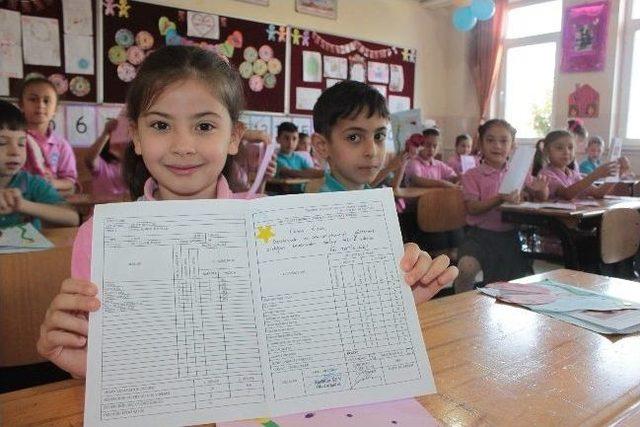 Bursa da Yarım Milyon &Ouml;ğrenci Karne Aldı 2