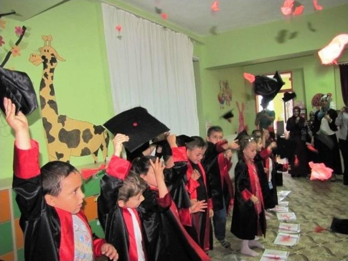 Anaokulunda Mezuniyet Sevinci