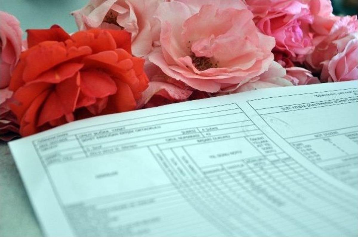 Efe Ve Umut'un Okulunda H&uuml;z&uuml;nl&uuml; Karne T&ouml;reni