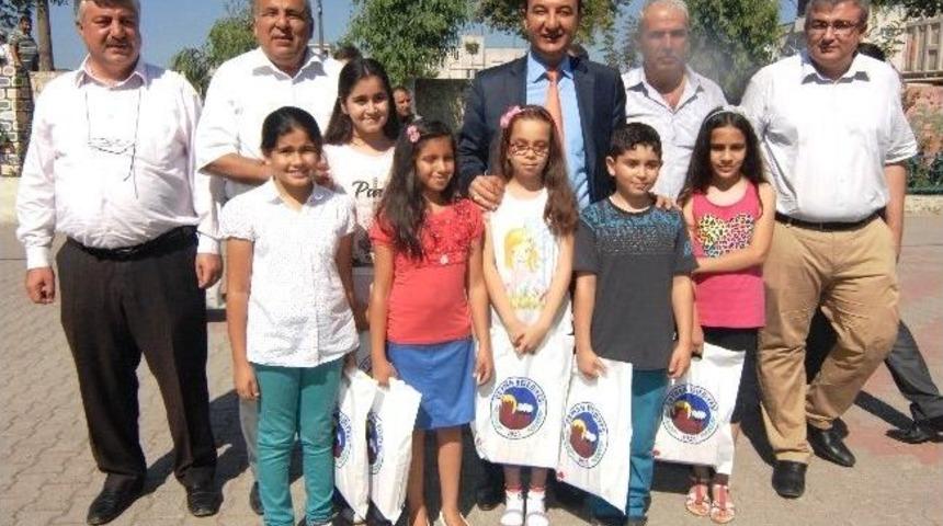 Başkan &Ouml;zt&uuml;rk &Ouml;ğrencilerin Karne Sevincine Ortak Oldu