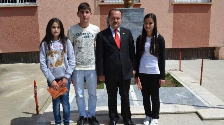 Öğrenciler Karneleri Aldı