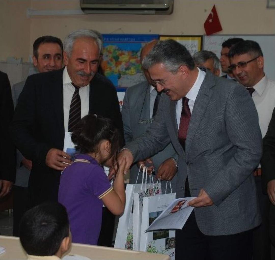 Aydın&rsquo;da 176 Bin 395 &Ouml;ğrenci Karne Heyecanı Yaşadı