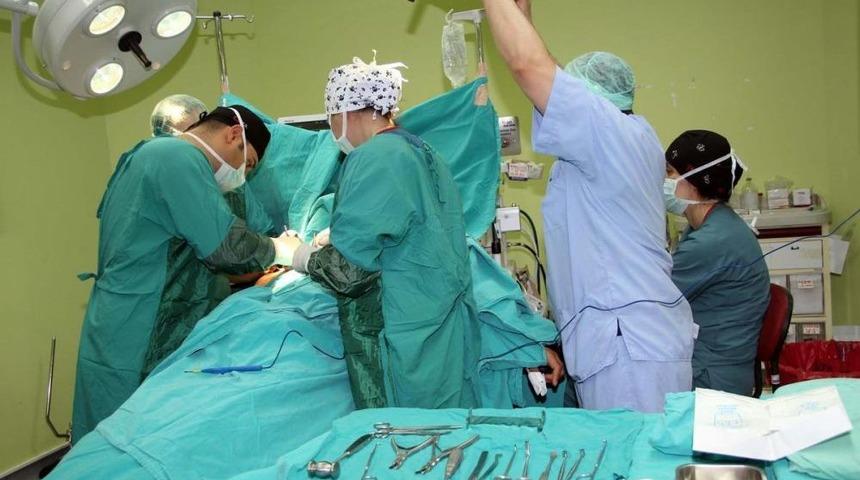 Şarkışla Devlet Hastanesinde Kırık Ameliyatı Yapıldı