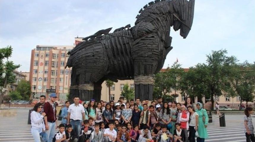 Cizreli &Ouml;ğrenciler, İstanbul, Edirne Ve &Ccedil;anakkale&rsquo;yi Gezdi