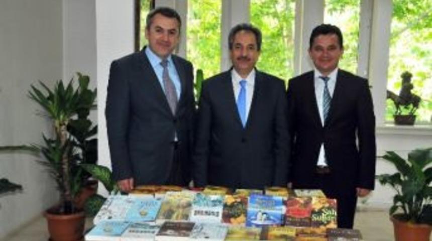 Akşehir Belediyesi&rsquo;nden &ldquo;kim 500 Kitap İster&rdquo; Projesine Destek