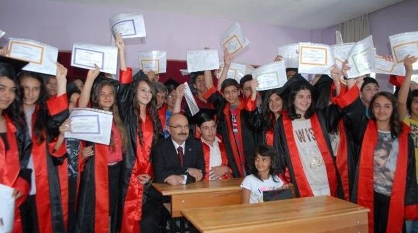 Burdur&rsquo;da 44 Bin &Ouml;ğrenci Karnelerine Kavuştu