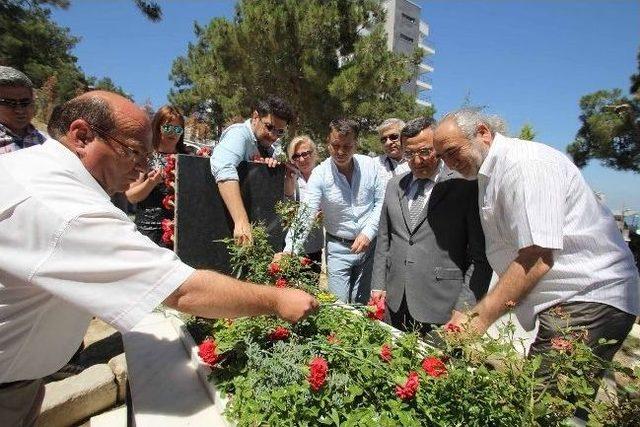 Gazeteci Fevzi Yılmaz Narlıdere'de Anıldı